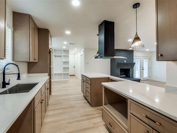 5323  Blaney Way , Dallas Texas 75227