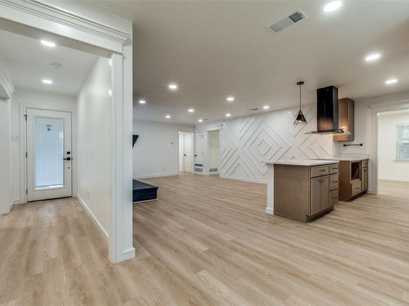 5323  Blaney Way , Dallas Texas 75227