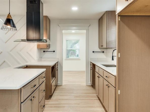 5323  Blaney Way , Dallas Texas 75227