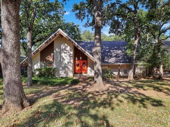 3604  Lynnwood Drive , Arlington Texas 76013