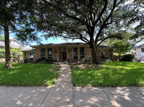 413  Blue Jay Court , Bedford Texas 76021