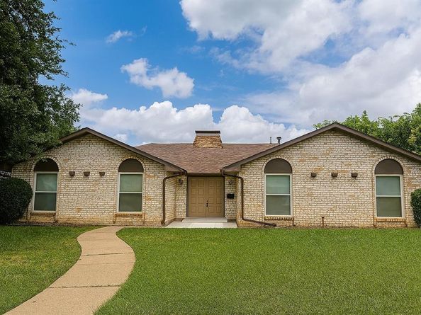 3155  Darvany Drive , Dallas Texas 75220