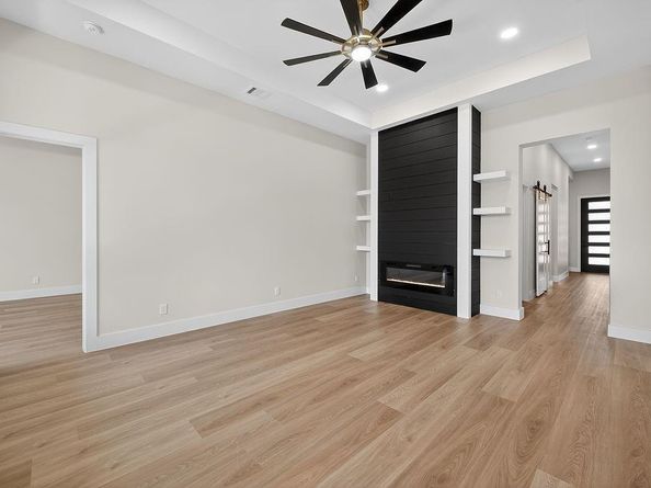 1117  fort worth  , Grand Prairie Texas 75050