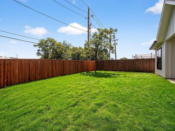 1117  fort worth  , Grand Prairie Texas 75050
