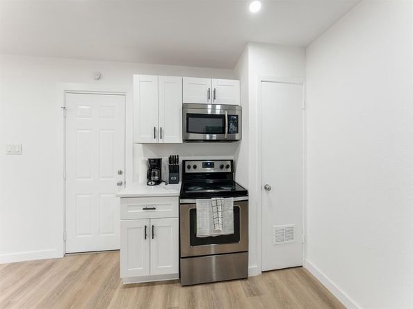 3245  Myra Lane , Farmers Branch Texas 75234