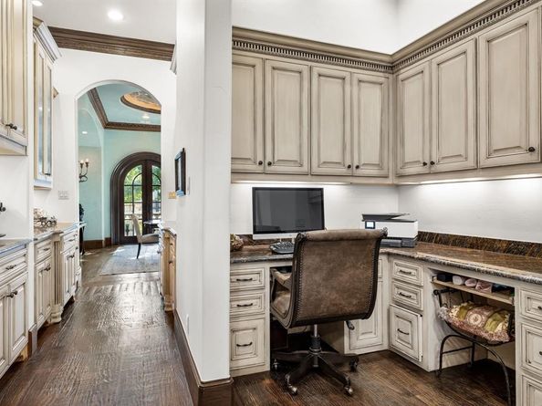 14917  Lake Forest Drive , Addison Texas 75254