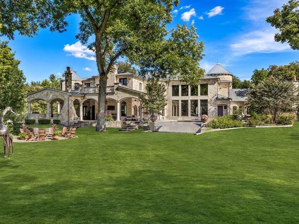14917  Lake Forest Drive , Addison Texas 75254