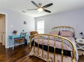 1333 S Pine Street , Grapevine Texas 76051