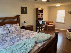 1333 S Pine Street , Grapevine Texas 76051