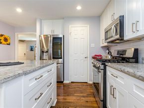 1333 S Pine Street , Grapevine Texas 76051