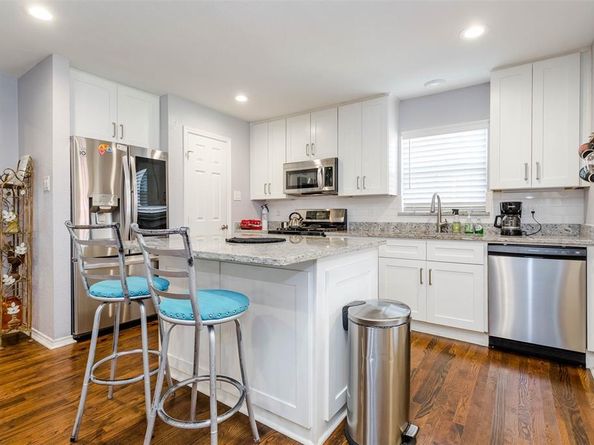 1333 S Pine Street , Grapevine Texas 76051