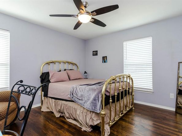 1333 S Pine Street , Grapevine Texas 76051
