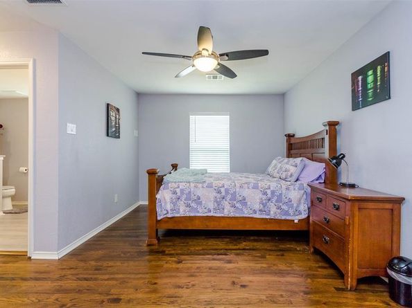 1333 S Pine Street , Grapevine Texas 76051