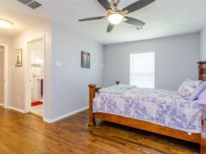 1333 S Pine Street , Grapevine Texas 76051