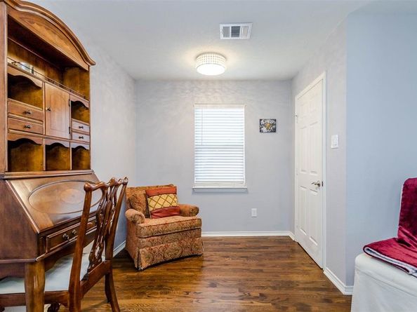 1333 S Pine Street , Grapevine Texas 76051