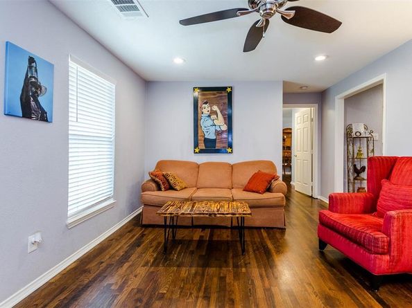 1333 S Pine Street , Grapevine Texas 76051