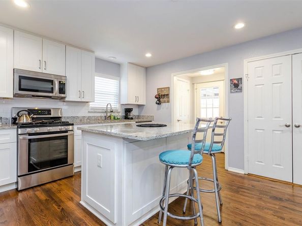 1333 S Pine Street , Grapevine Texas 76051