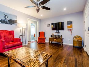 1333 S Pine Street , Grapevine Texas 76051