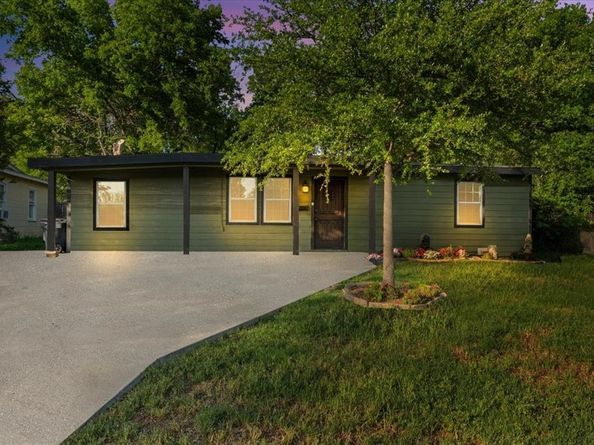 1520  Barcus Circle , Fort Worth Texas 76134