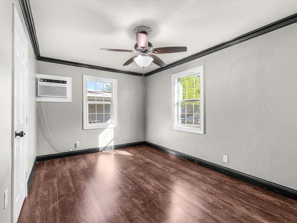1520  Barcus Circle , Fort Worth Texas 76134