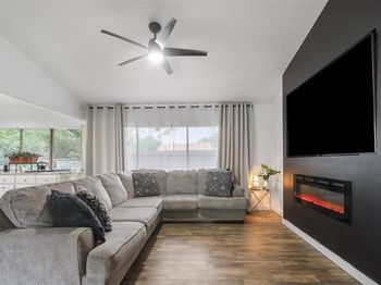 917  Park East Circle 