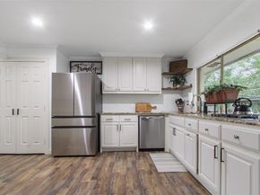 917  Park East Circle , Garland Texas 75043