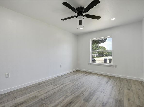 1601  Elizabeth Drive , Garland Texas 75042