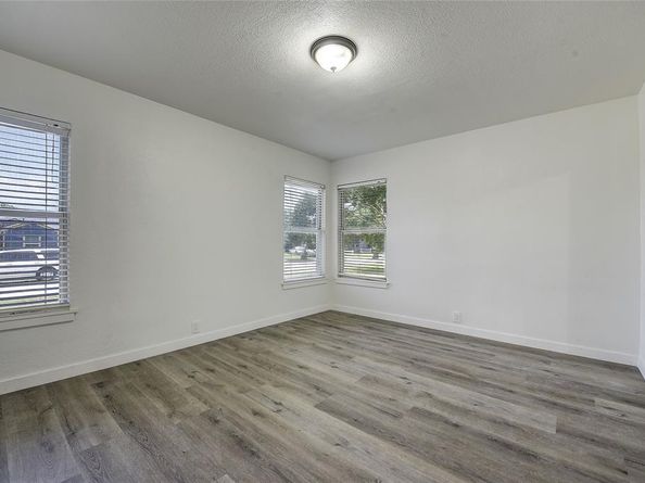 1601  Elizabeth Drive , Garland Texas 75042