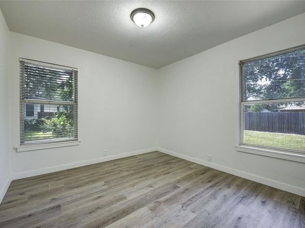 1601  Elizabeth Drive , Garland Texas 75042