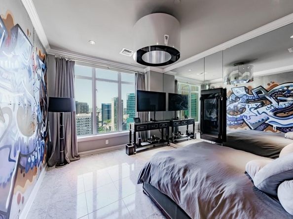 2525 N Pearl Street  1704, Dallas Texas 75201