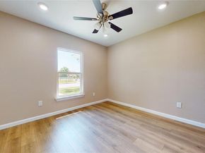 3201  Lakeland Street , Fort Worth Texas 76111