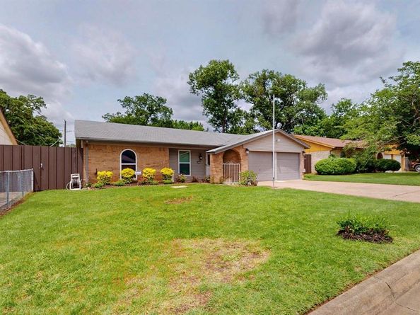 6912  Griggs Street , Forest Hill Texas 76140