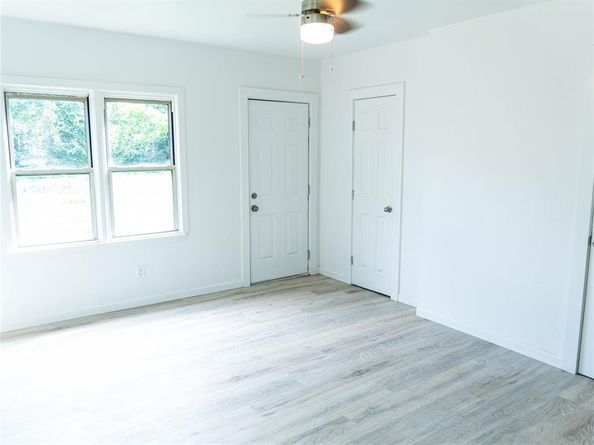 2734  Burchill Road , Fort Worth Texas 76105