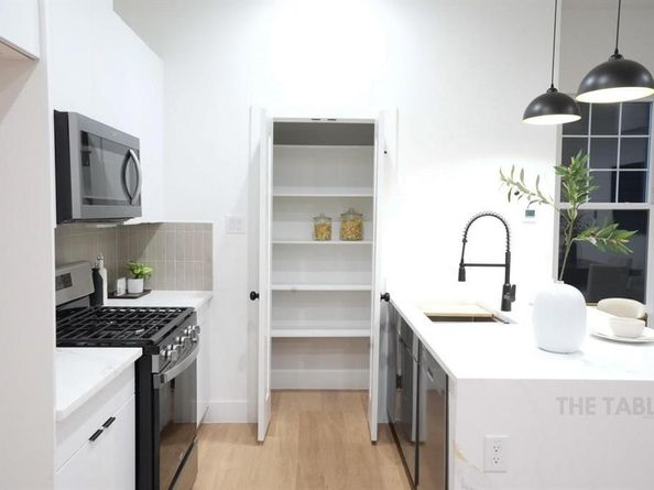 629 N Tyler Street , Dallas Texas 75208
