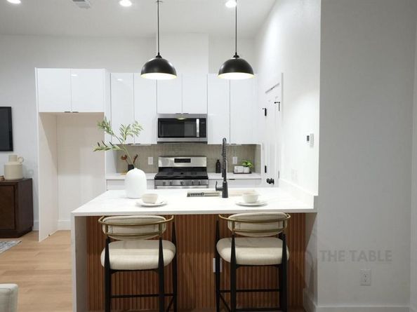 629 N Tyler Street , Dallas Texas 75208
