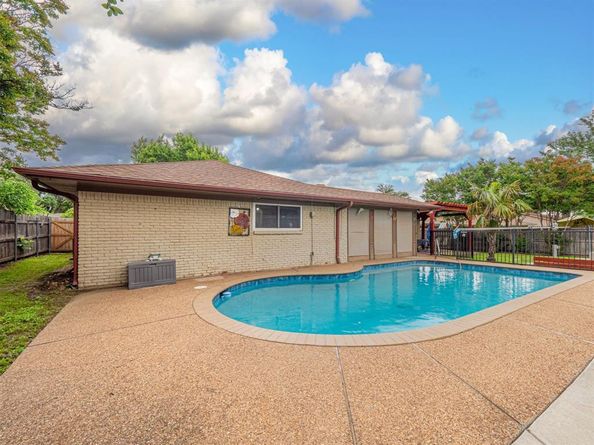 4029  Aragon Drive , Fort Worth Texas 76133