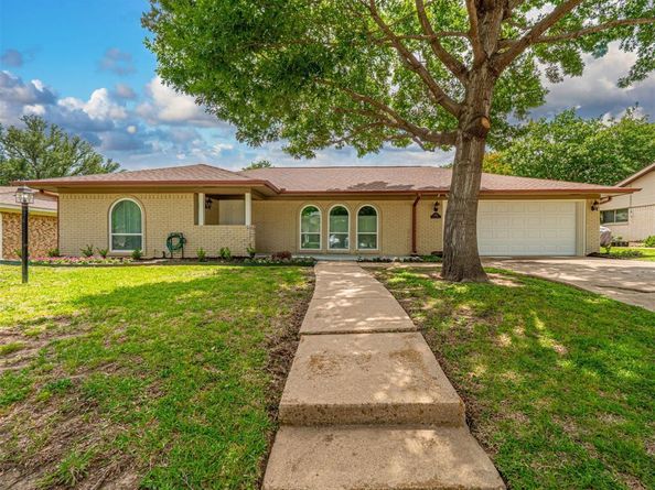 4029  Aragon Drive , Fort Worth Texas 76133