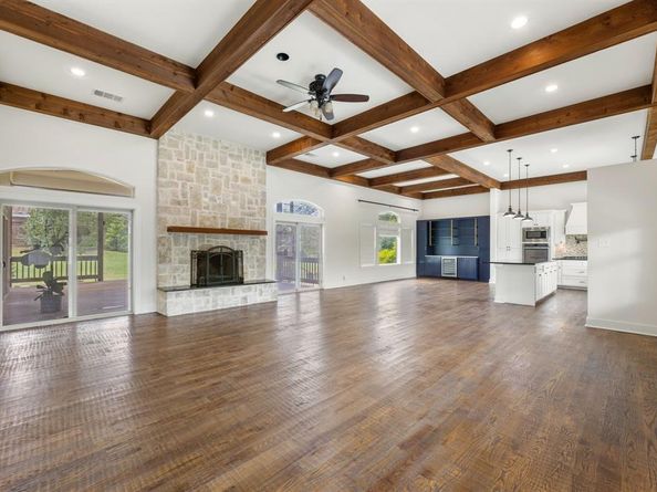 734  Monssen Parkway , Dallas Texas 75224