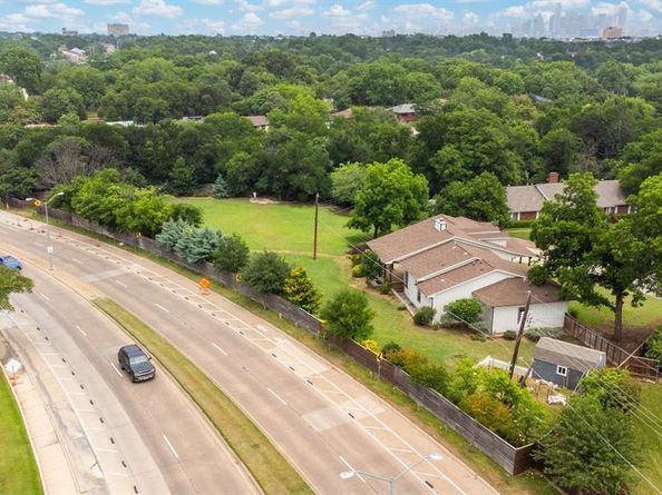 734  Monssen Parkway , Dallas Texas 75224