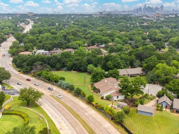 734  Monssen Parkway , Dallas Texas 75224
