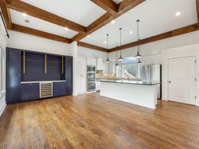 734  Monssen Parkway , Dallas Texas 75224