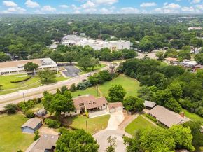 734  Monssen Parkway , Dallas Texas 75224