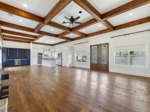 734  Monssen Parkway , Dallas Texas 75224