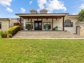 734  Monssen Parkway , Dallas Texas 75224