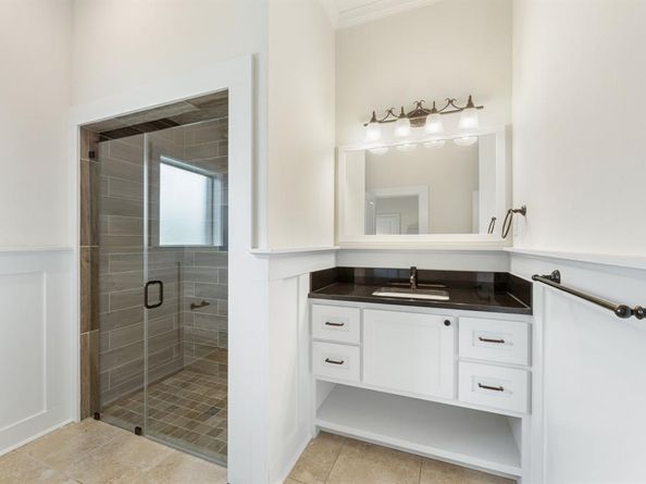 734  Monssen Parkway , Dallas Texas 75224