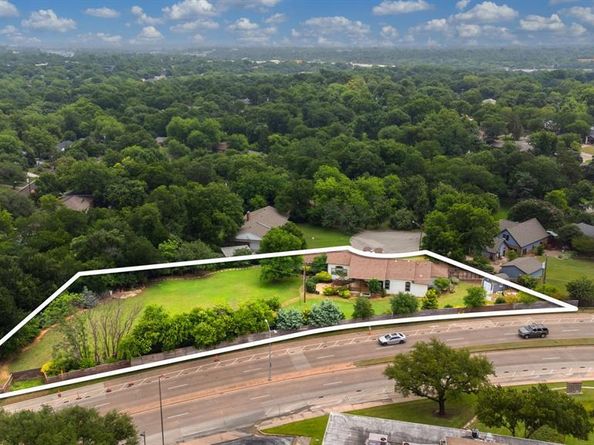 734  Monssen Parkway , Dallas Texas 75224