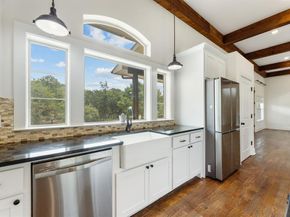 734  Monssen Parkway , Dallas Texas 75224