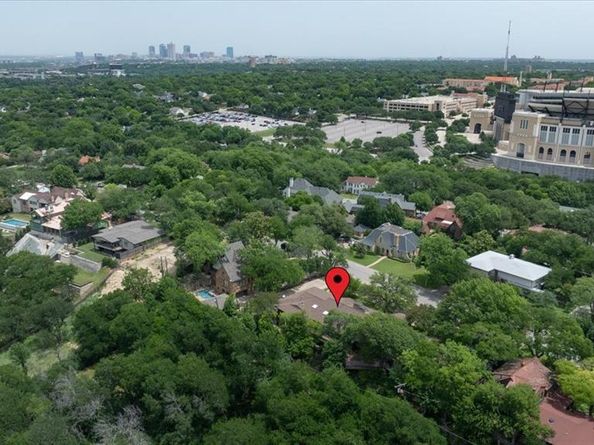 2900  Simondale Drive , Fort Worth Texas 76109