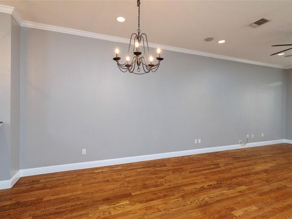 724  Skyline Bluff Court , Fort Worth Texas 76102