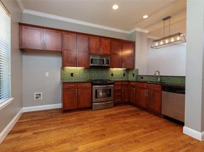 724  Skyline Bluff Court , Fort Worth Texas 76102